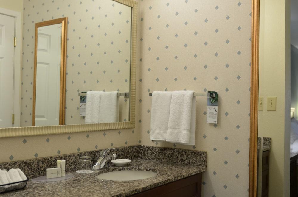 Residence Inn By Marriott Herndon Reston Bagian luar foto