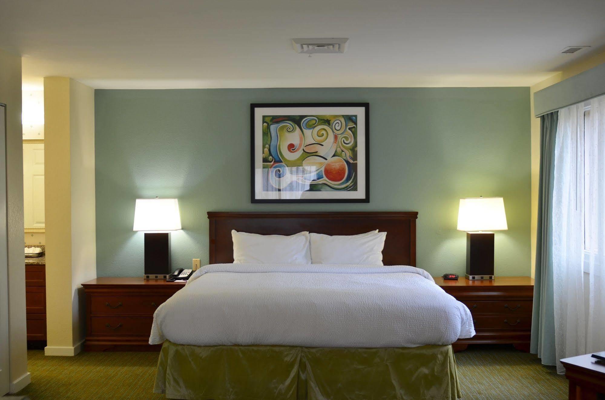 Residence Inn By Marriott Herndon Reston Bagian luar foto