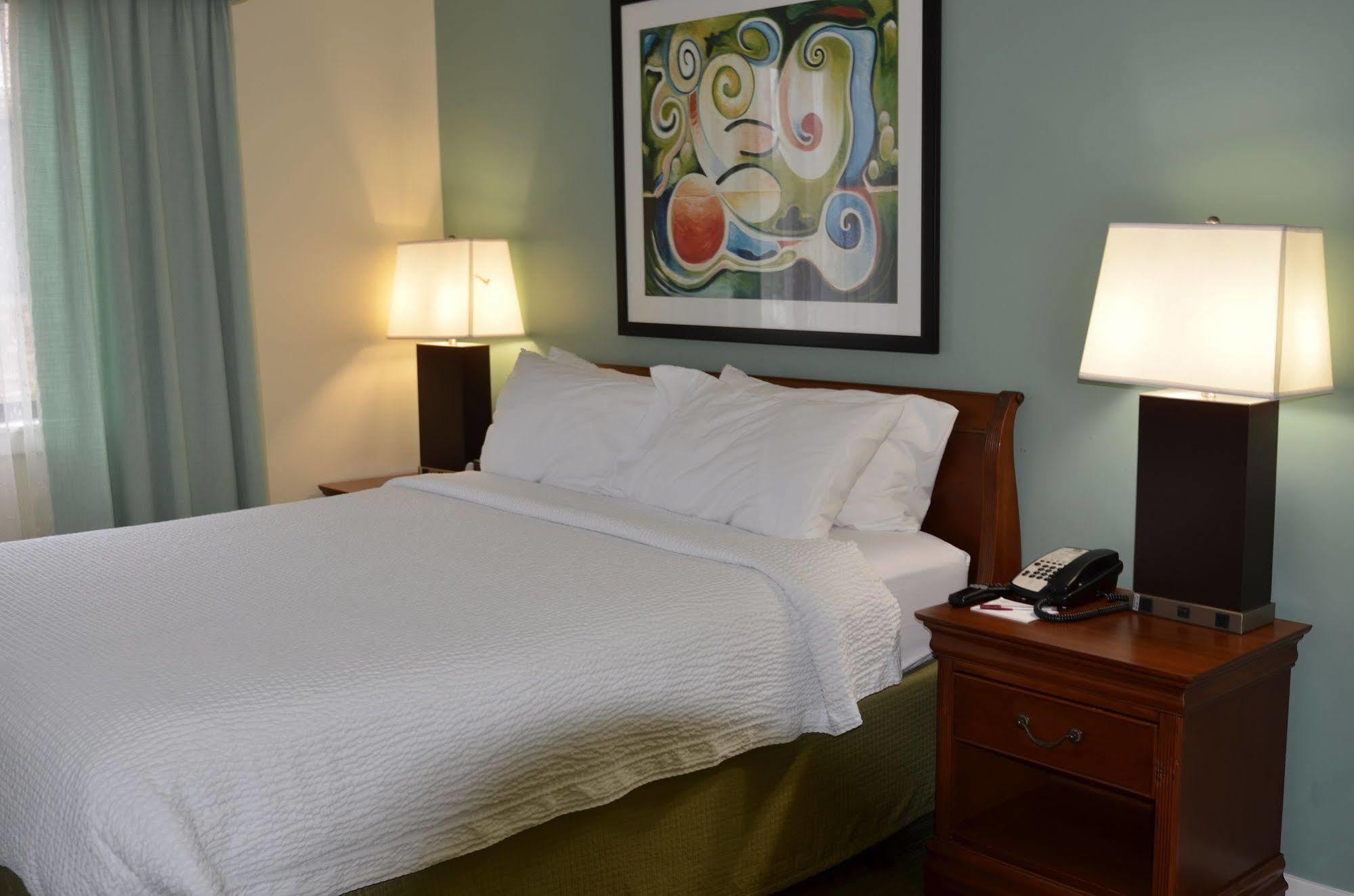 Residence Inn By Marriott Herndon Reston Bagian luar foto